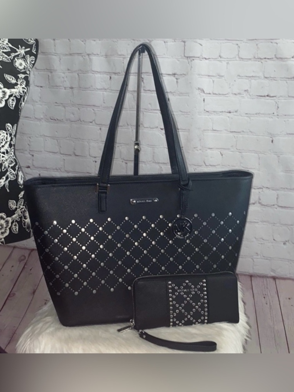 Michael Kors VIOLET Carryall Tote/MONEY PIECES Continental Wallet 2pc Set